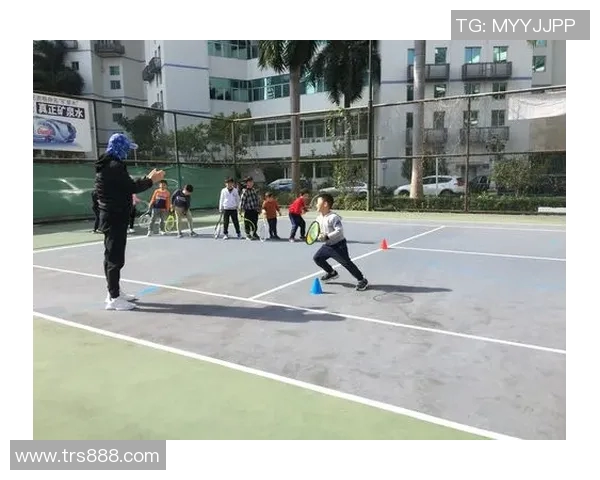 深圳网球队灵活性变革引发热议助力网球运动发展新趋势